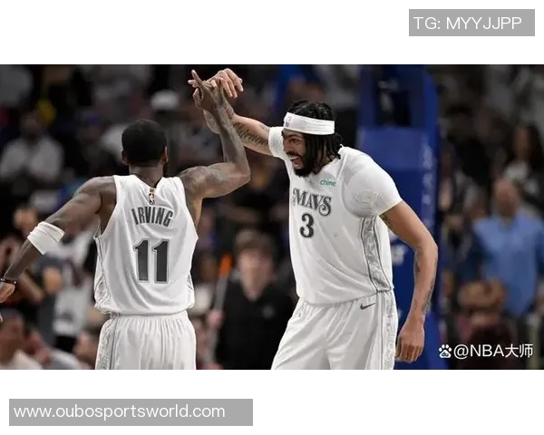 浓眉晒照为新赛季热身队友拉塞尔欧文弗拉格齐聚展现团队氛围